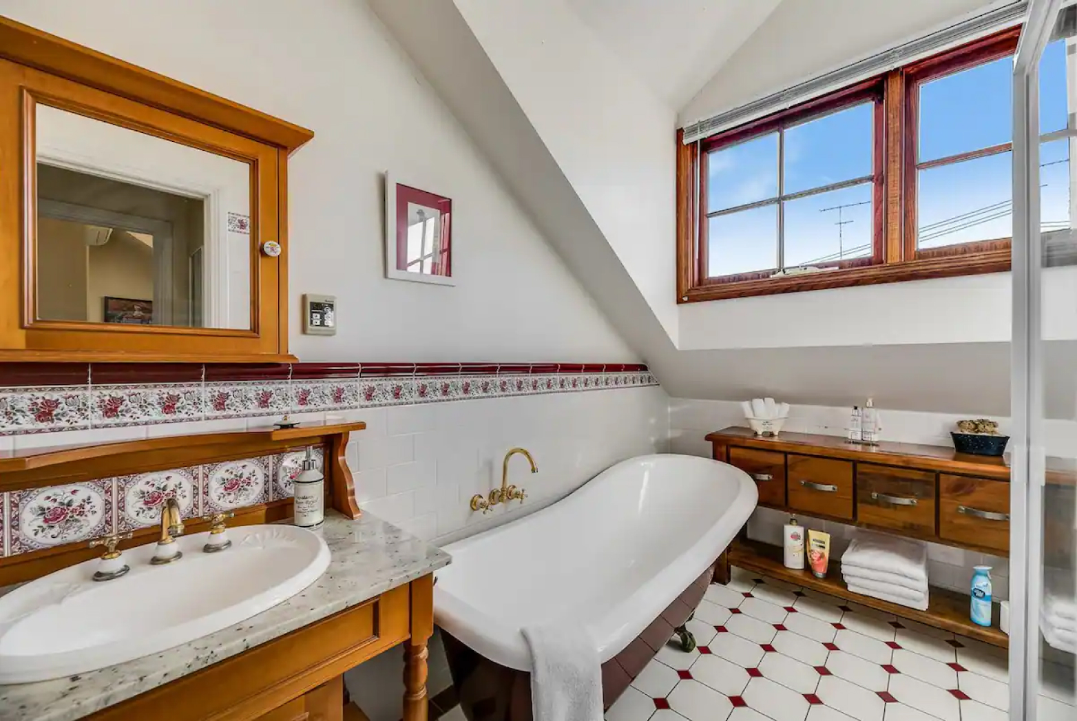 Cottage Bath